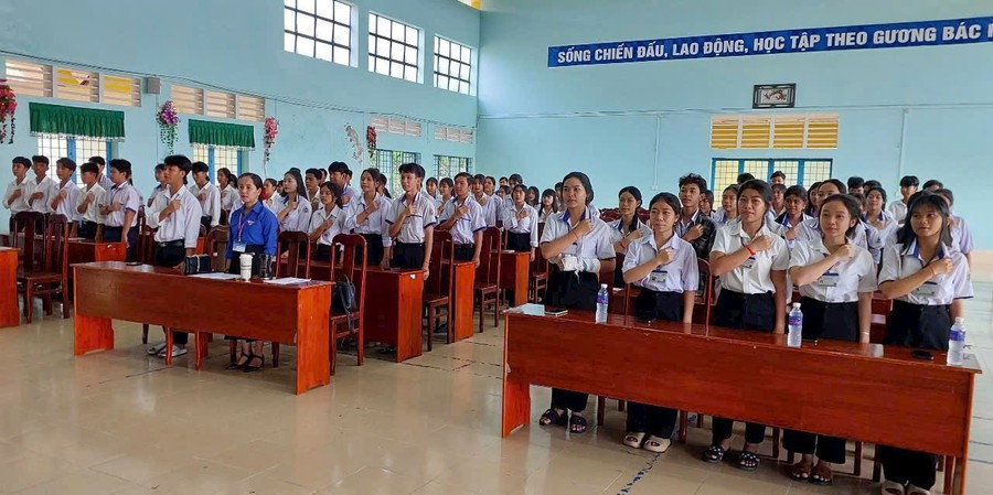 nang-chuan-truong-dan-toc-noi-tru-2.jpg