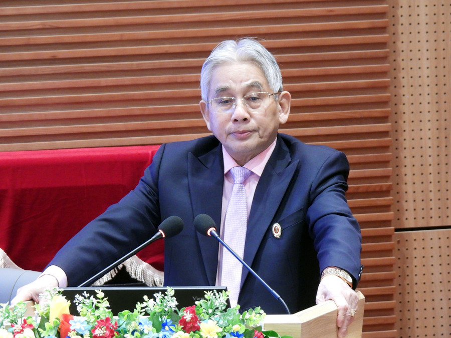 dhcl-nghien-cuu-khoa-hoc-2.jpg