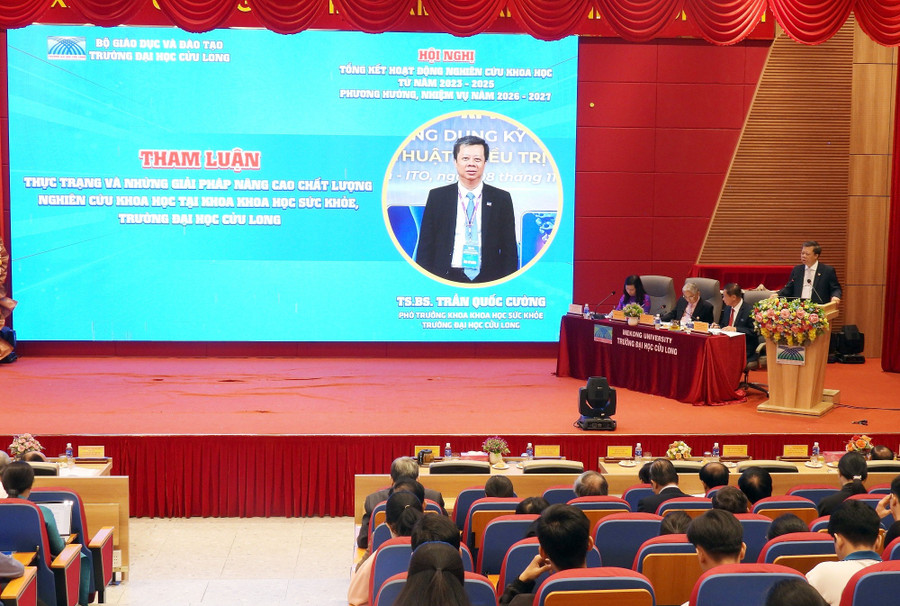 dhcl-nghien-cuu-khoa-hoc-1.jpg
