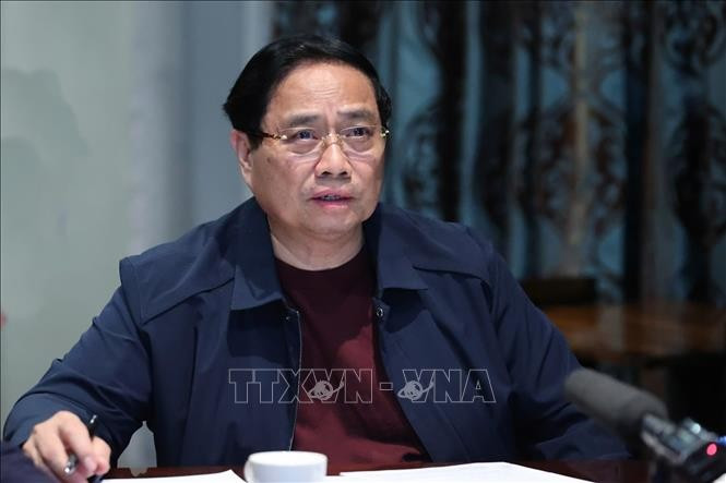 Thủ tướng họp khẩn trực tuyến từ Nam Phi về ứng phó lũ lụt ở miền Trung. Ảnh: Dương Giang/TTXVN Thủ tướng họp khẩn trực tuyến từ Nam Phi về ứng phó lũ lụt ở miền Trung. Ảnh: Dương Giang/TTXVN