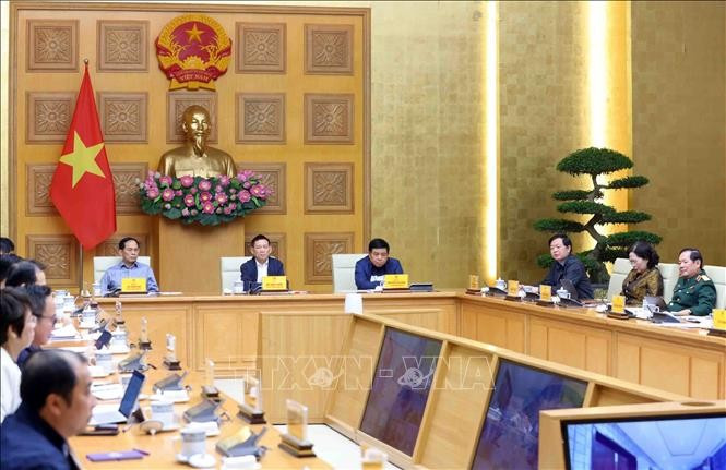 Các Phó Thủ tướng Chính phủ, lãnh đạo các bộ ngành, địa phương, cơ quan, Ban Chỉ đạo Phòng thủ dân sự Quốc gia tham dự cuộc họp tại điểm cầu trụ sở Chính phủ và các địa phương. Ảnh: Phạm Kiên/ TTXVN Các Phó Thủ tướng Chính phủ, lãnh đạo các bộ ngành, địa phương, cơ quan, Ban Chỉ đạo Phòng thủ dân sự Quốc gia tham dự cuộc họp tại điểm cầu trụ sở Chính phủ và các địa phương. Ảnh: Phạm Kiên/ TTXVN