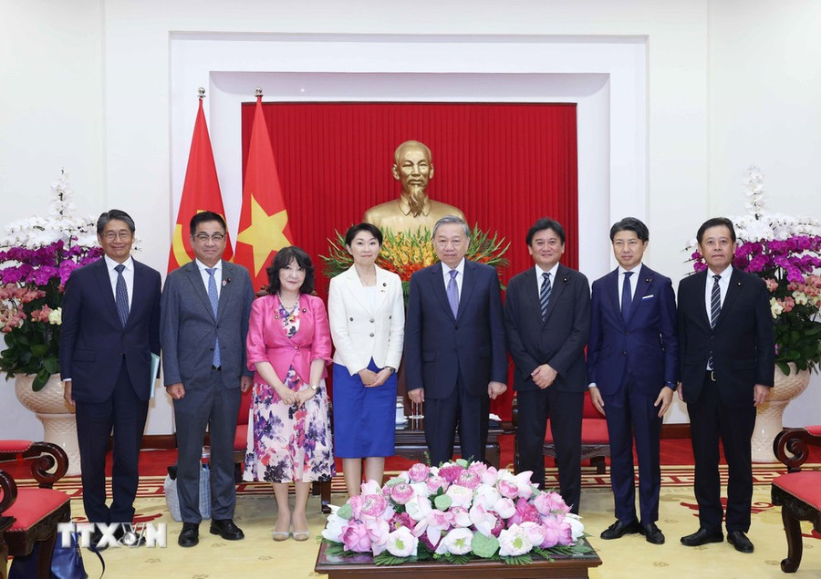 tong-bi-thu-to-lam-tiep-doan-dai-bieu-lien-minh-nghi-si-huu-nghi-nhat-ban-viet-nam-obuchi-yuko-6.jpg