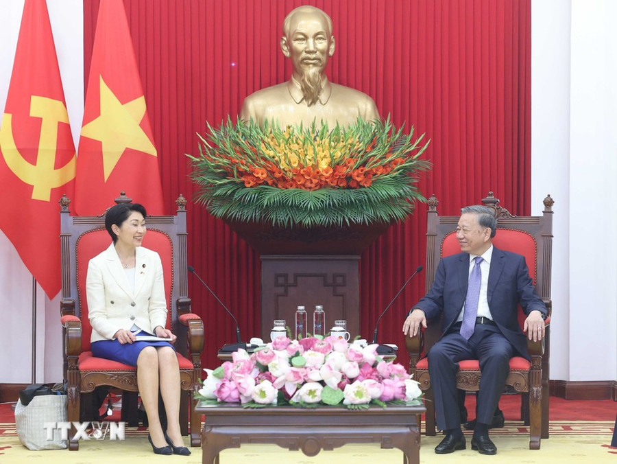 tong-bi-thu-to-lam-tiep-doan-dai-bieu-lien-minh-nghi-si-huu-nghi-nhat-ban-viet-nam-obuchi-yuko-3.jpg