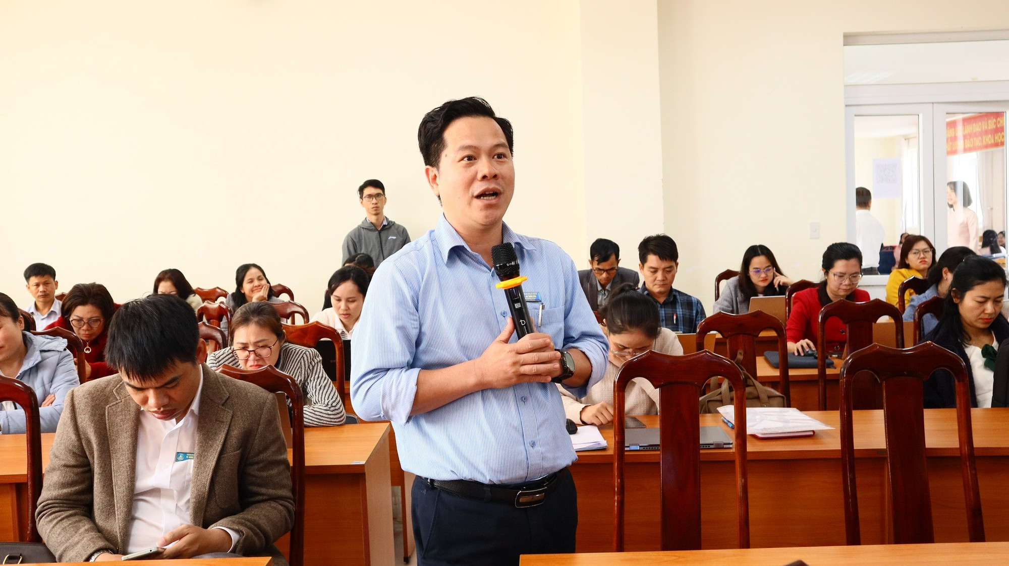 Đại biểu đóng góp ý kiến cho định hướng giai đoạn 2026-2030. a7-dhtn.jpg