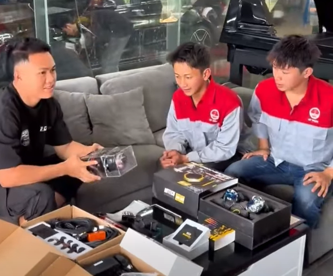 Dự án “Lắp đặt phụ kiện tại nhà” của tập thể lớp Công nghệ Ô tô CCO2432 được đánh giá thiết thực, hiệu quả. stv1-1.png