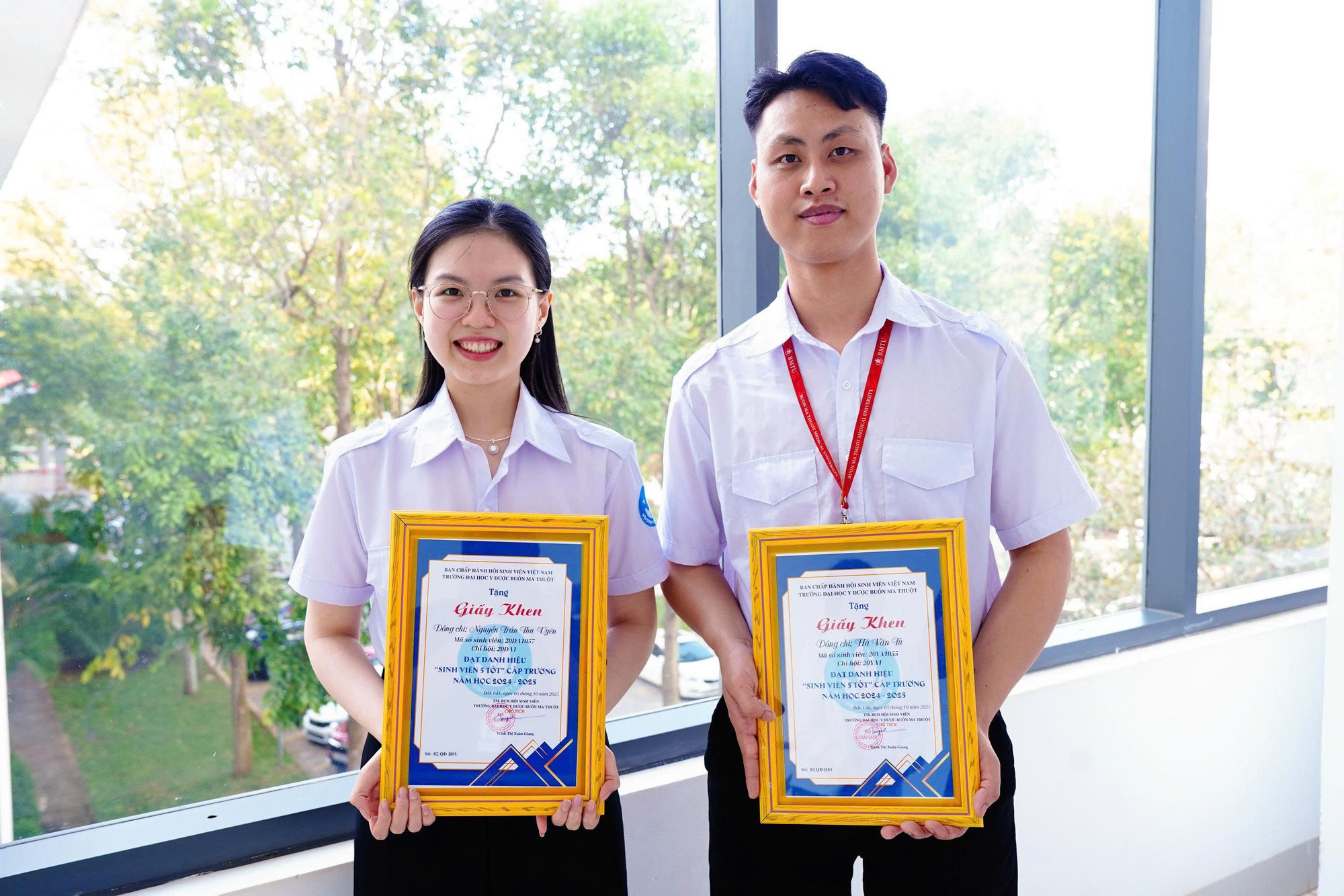 MM888 Việt Nam Tải App Hà Văn Tú - Sao Tháng Giêng năm học 2023-2024 và MM888 Việt Nam Tải App Nguyễn Trần Thu Uyên – Sao Tháng Giêng năm học 2024-2025 tại Ngày hội. sv-cv1.jpg