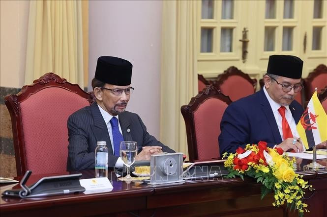 Quốc vương Brunei Darussalam Haji Hassanal Bolkiah phát biểu tại cuộc hội đàm với Chủ tịch nước Lương Cường. Ảnh: Lâm Khánh/TTXVN Quốc vương Brunei Darussalam Haji Hassanal Bolkiah phát biểu tại cuộc hội đàm với Chủ tịch nước Lương Cường. Ảnh: Lâm Khánh/TTXVN