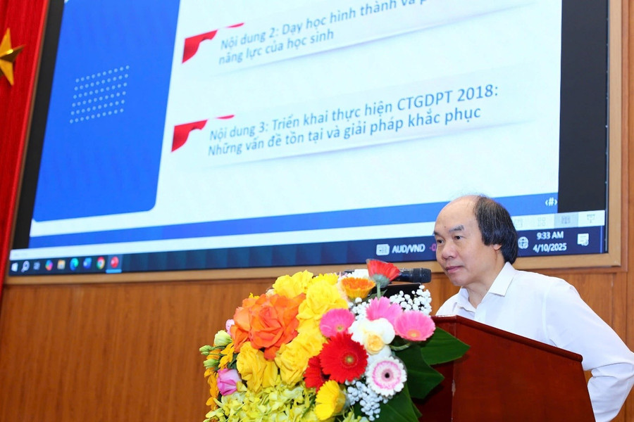 GS.TSKH. Đỗ Đức Thái báo cáo chuyên đề tập huấn Chương trình GDPT 2018 4.jpg