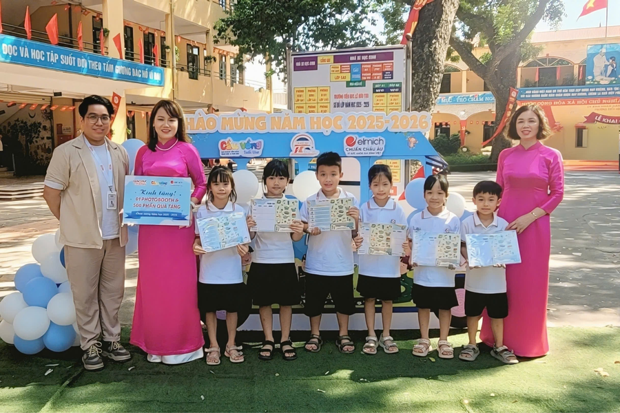 Ban giám hiệu và MM886 slot game, bắn cá, lô đề, đá gà trường Tiểu học Lê Hữu Tựu (Đông Anh, Hà Nội). 354.png