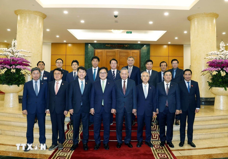 Tổng Bí thư Tô Lâm tiếp Chủ tịch Quốc hội Đại Hàn Dân Quốc Woo Won Shik. (Ảnh: Thống Nhất/TTXVN) Tổng Bí thư Tô Lâm tiếp Chủ tịch Quốc hội Đại Hàn Dân Quốc Woo Won Shik. (Ảnh: Thống Nhất/TTXVN)