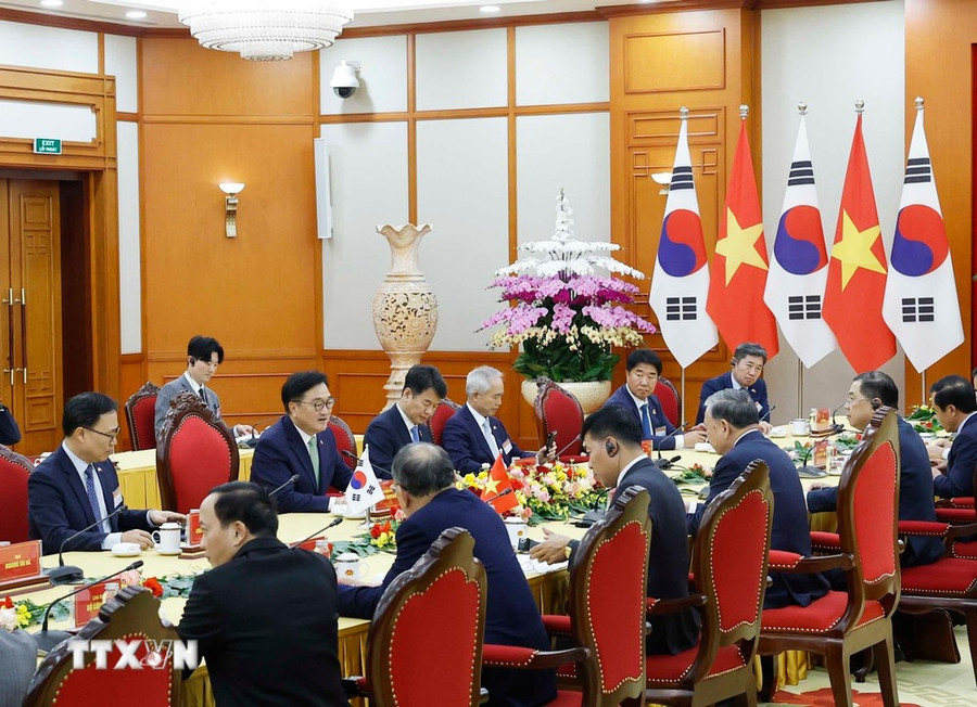 Tổng Bí thư Tô Lâm tiếp Chủ tịch Quốc hội Đại Hàn Dân Quốc Woo Won Shik. (Ảnh: Thống Nhất/TTXVN) Tổng Bí thư Tô Lâm tiếp Chủ tịch Quốc hội Đại Hàn Dân Quốc Woo Won Shik. (Ảnh: Thống Nhất/TTXVN)