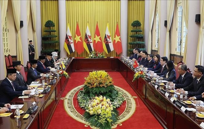 Chủ tịch nước Lương Cường hội đàm với Quốc vương Brunei Darussalam Haji Hassanal Bolkiah. Ảnh: Lâm Khánh/TTXVN Chủ tịch nước Lương Cường hội đàm với Quốc vương Brunei Darussalam Haji Hassanal Bolkiah. Ảnh: Lâm Khánh/TTXVN