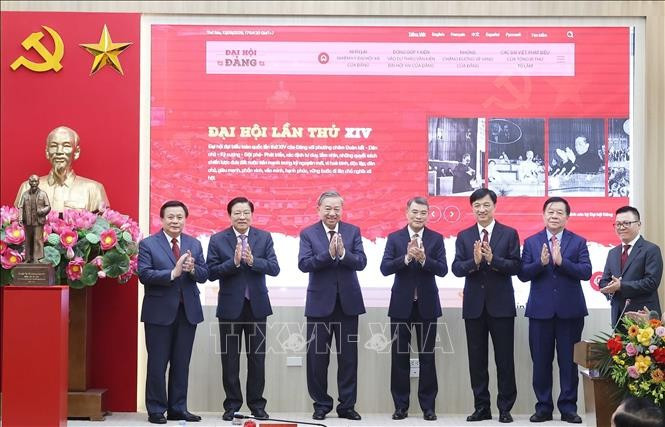 Tổng Bí thư Tô Lâm và các đại biểu tại Lễ ra mắt Trang tin điện tử “Đảng Cộng sản Việt Nam- 2MM88.com trò chơi casino và slot XIV”. Ảnh: Thống Nhất/TTXVN