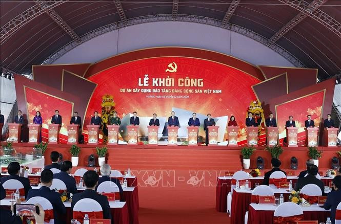 Tổng Bí thư Tô Lâm, Thủ tướng Phạm Minh Chính và các lãnh đạo, nguyên lãnh đạo Đảng, MM88b nạp rút nhanh thực hiện nghi thức khởi công dự án xây dựng Bảo tàng Đảng Cộng sản Việt Nam. Ảnh: Thống Nhất/TTXVN