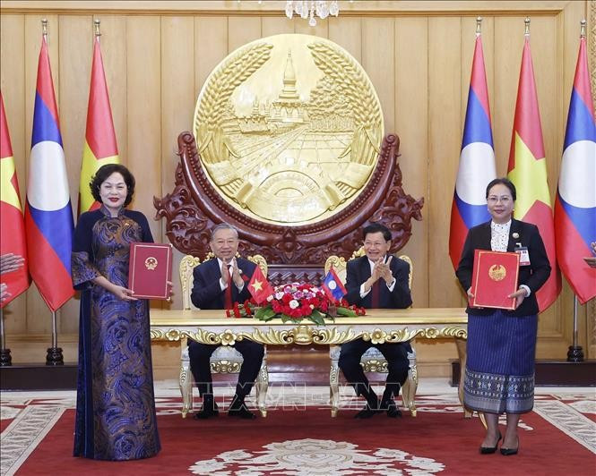 Tổng Bí thư Tô Lâm và Tổng Bí thư, Chủ tịch nước Lào Thongloun Sisoulith chứng kiến trao Bản ghi nhớ về hợp tác các hoạt động ngân hàng trọng tâm giai đoạn 2026-2030. Ảnh: Thống Nhất/TTXVN Tổng Bí thư Tô Lâm và Tổng Bí thư, Chủ tịch nước Lào Thongloun Sisoulith chứng kiến trao Bản ghi nhớ về hợp tác các hoạt động ngân hàng trọng tâm giai đoạn 2026-2030. Ảnh: Thống Nhất/TTXVN