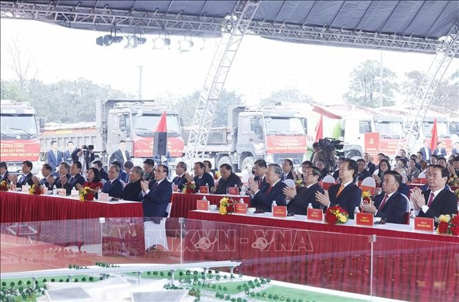 Tổng Bí thư Tô Lâm, Thủ tướng Phạm Minh Chính và các lãnh đạo, nguyên lãnh đạo Đảng, MM88b nạp rút nhanh dự Lễ khởi công dự án xây dựng Bảo tàng Đảng Cộng sản Việt Nam. Ảnh: Thống Nhất/TTXVN