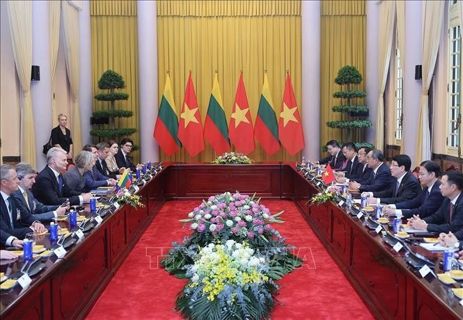 Chủ tịch nước Lương Cường hội đàm với Tổng thống Litva Gitanas Nauseda.
