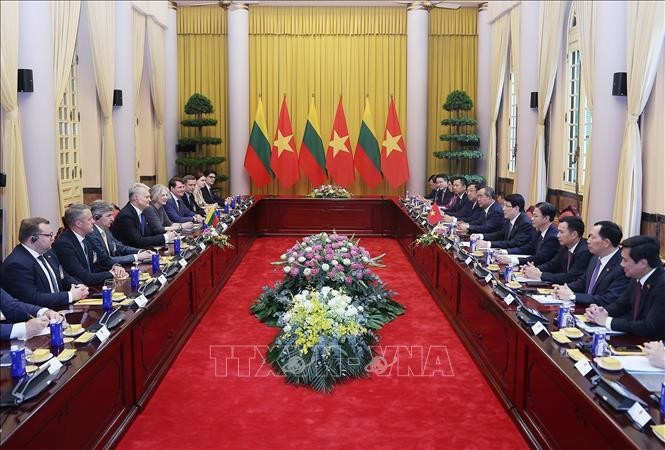 Chủ tịch nước Lương Cường hội đàm với Tổng thống Litva Gitanas Nauseda.
