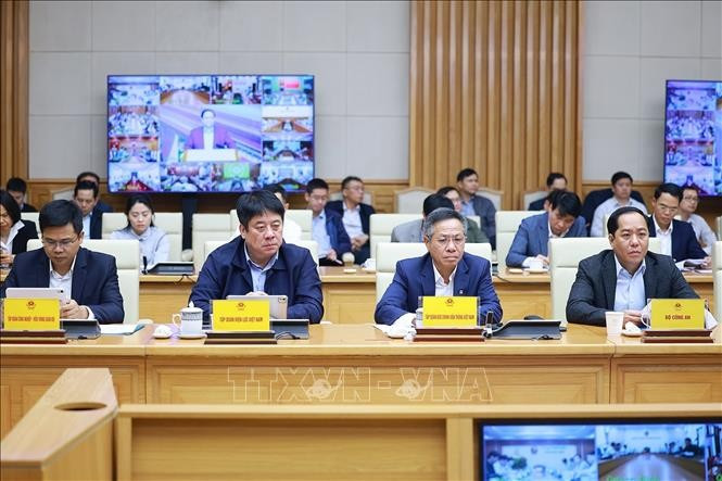 Đại diện các bộ, ngành tham dự phiên họp thứ 7 của Ban Chỉ đạo các công trình trọng điểm, dự án quan trọng quốc gia lĩnh vực đường sắt. Ảnh: Dương Giang/TTXVN Đại diện các bộ, ngành tham dự phiên họp thứ 7 của Ban Chỉ đạo các công trình trọng điểm, dự án quan trọng quốc gia lĩnh vực đường sắt. Ảnh: Dương Giang/TTXVN