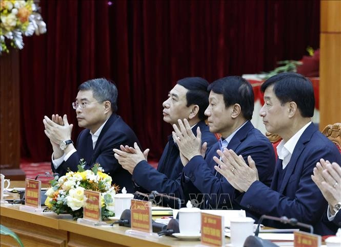 Đại biểu dự buổi làm việc với Ban Chấp hành Đảng bộ tỉnh Cao Bằng. Ảnh: Thống Nhất/TTXVN Đại biểu dự buổi làm việc với Ban Chấp hành Đảng bộ tỉnh Cao Bằng. Ảnh: Thống Nhất/TTXVN