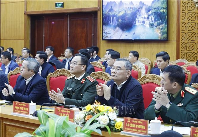 Đại biểu dự buổi làm việc với Ban Chấp hành Đảng bộ tỉnh Cao Bằng. Ảnh: Thống Nhất/TTXVN Đại biểu dự buổi làm việc với Ban Chấp hành Đảng bộ tỉnh Cao Bằng. Ảnh: Thống Nhất/TTXVN