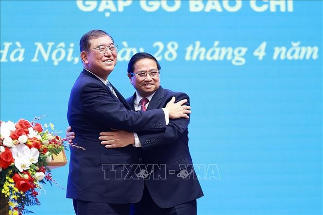 Thủ tướng Phạm Minh Chính và Thủ tướng Nhật Bản Ishiba Shigeru tại cuộc gặp gỡ báo chí hai nước. (Ảnh: Dương Giang/TTXVN) Thủ tướng Phạm Minh Chính và Thủ tướng Nhật Bản Ishiba Shigeru tại cuộc gặp gỡ báo chí hai nước. (Ảnh: Dương Giang/TTXVN)