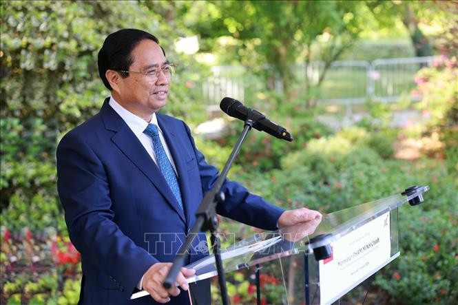 Thủ tướng Phạm Minh Chính phát biểu khi đến dâng hoa tưởng niệm Chủ tịch Hồ Chí Minh ở thành phố Montreuil. (Ảnh: Dương Giang/TTXVN) Thủ tướng Phạm Minh Chính phát biểu khi đến dâng hoa tưởng niệm Chủ tịch Hồ Chí Minh ở thành phố Montreuil. (Ảnh: Dương Giang/TTXVN)