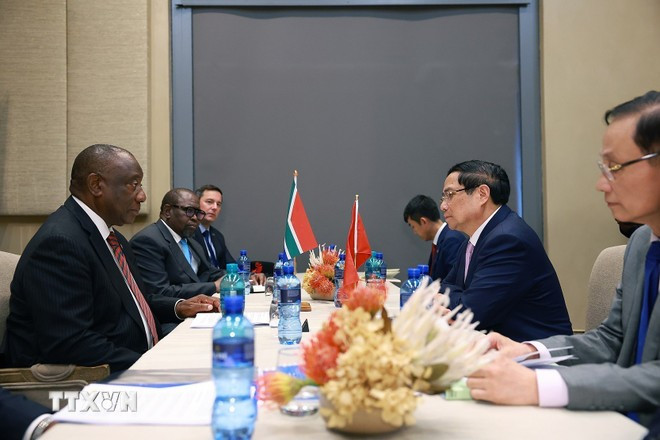 Thủ tướng Phạm Minh Chính hội kiến Tổng thống Cộng hòa Nam Phi, Chủ tịch G20 năm 2025, Matamela Cyril Ramaphosa. (Ảnh: Dương Giang/TTXVN) Thủ tướng Phạm Minh Chính hội kiến Tổng thống Cộng hòa Nam Phi, Chủ tịch G20 năm 2025, Matamela Cyril Ramaphosa. (Ảnh: Dương Giang/TTXVN)