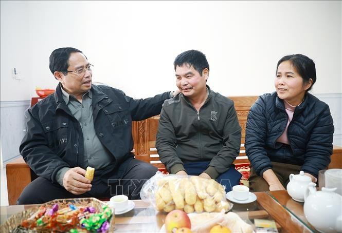 Thủ tướng Phạm Minh Chính thăm, chúc Tết nhân dân Khu tái định cư Đông Khê, Cao Bằng. Ảnh: Dương Giang/TTXVN Thủ tướng Phạm Minh Chính thăm, chúc Tết nhân dân Khu tái định cư Đông Khê, Cao Bằng. Ảnh: Dương Giang/TTXVN
