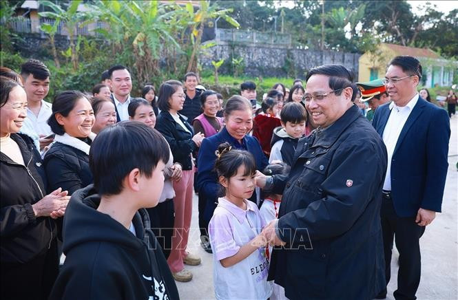 Thủ tướng Phạm Minh Chính thăm, chúc Tết nhân dân Khu tái định cư Đông Khê, Cao Bằng. Ảnh: Dương Giang/TTXVN Thủ tướng Phạm Minh Chính thăm, chúc Tết nhân dân Khu tái định cư Đông Khê, Cao Bằng. Ảnh: Dương Giang/TTXVN