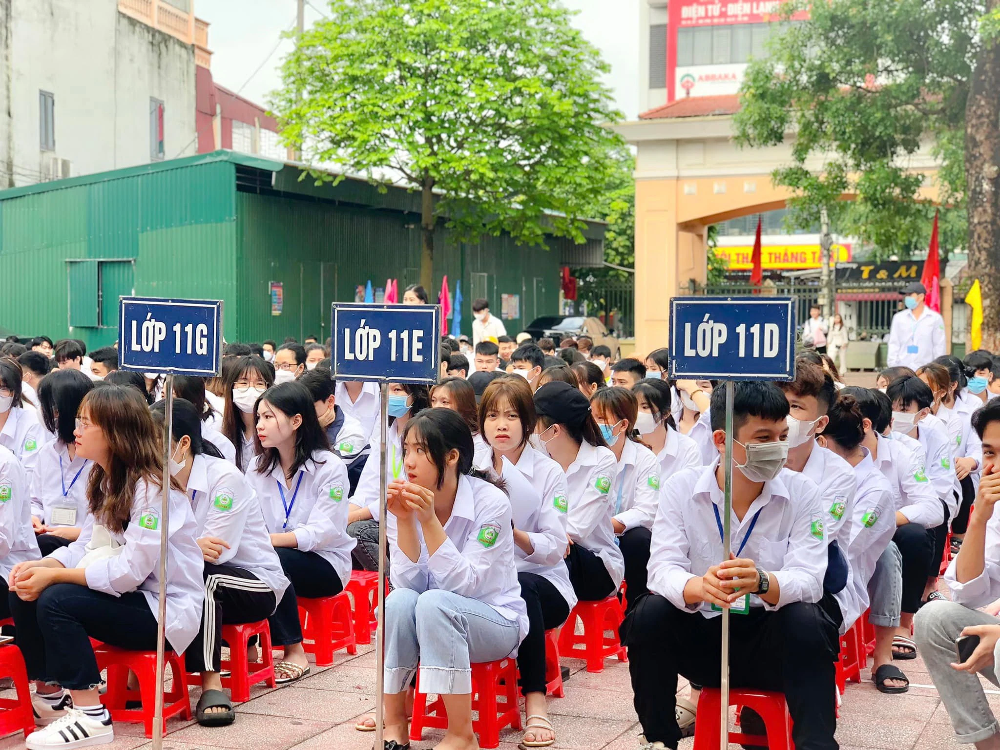 Học viên Trung tâm GDNN-GDTX huyện Ba Vì, Hà Nội. Học viên Trung tâm GDNN-GDTX huyện Ba Vì, Hà Nội.