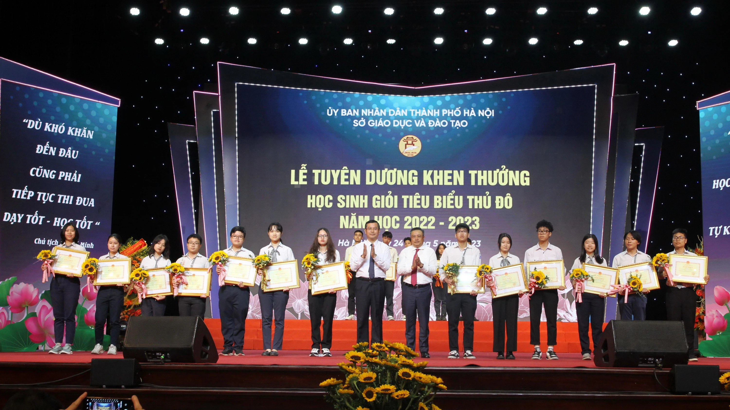 Thứ trưởng Bộ GD&ĐT Nguyễn Văn Phúc và Chủ tịch UBND TP Hà Nội Trần Sỹ Thanh và trao Bằng khen cho các MM886 slot game, bắn cá, lô đề, đá gà đạt giải Nhất MM88 đăng nhập MM886 slot game, bắn cá, lô đề, đá gà giỏi quốc gia. Thứ trưởng Bộ GD&ĐT Nguyễn Văn Phúc và Chủ tịch UBND TP Hà Nội Trần Sỹ Thanh và trao Bằng khen cho các MM886 slot game, bắn cá, lô đề, đá gà đạt giải Nhất MM88 đăng nhập MM886 slot game, bắn cá, lô đề, đá gà giỏi quốc gia.