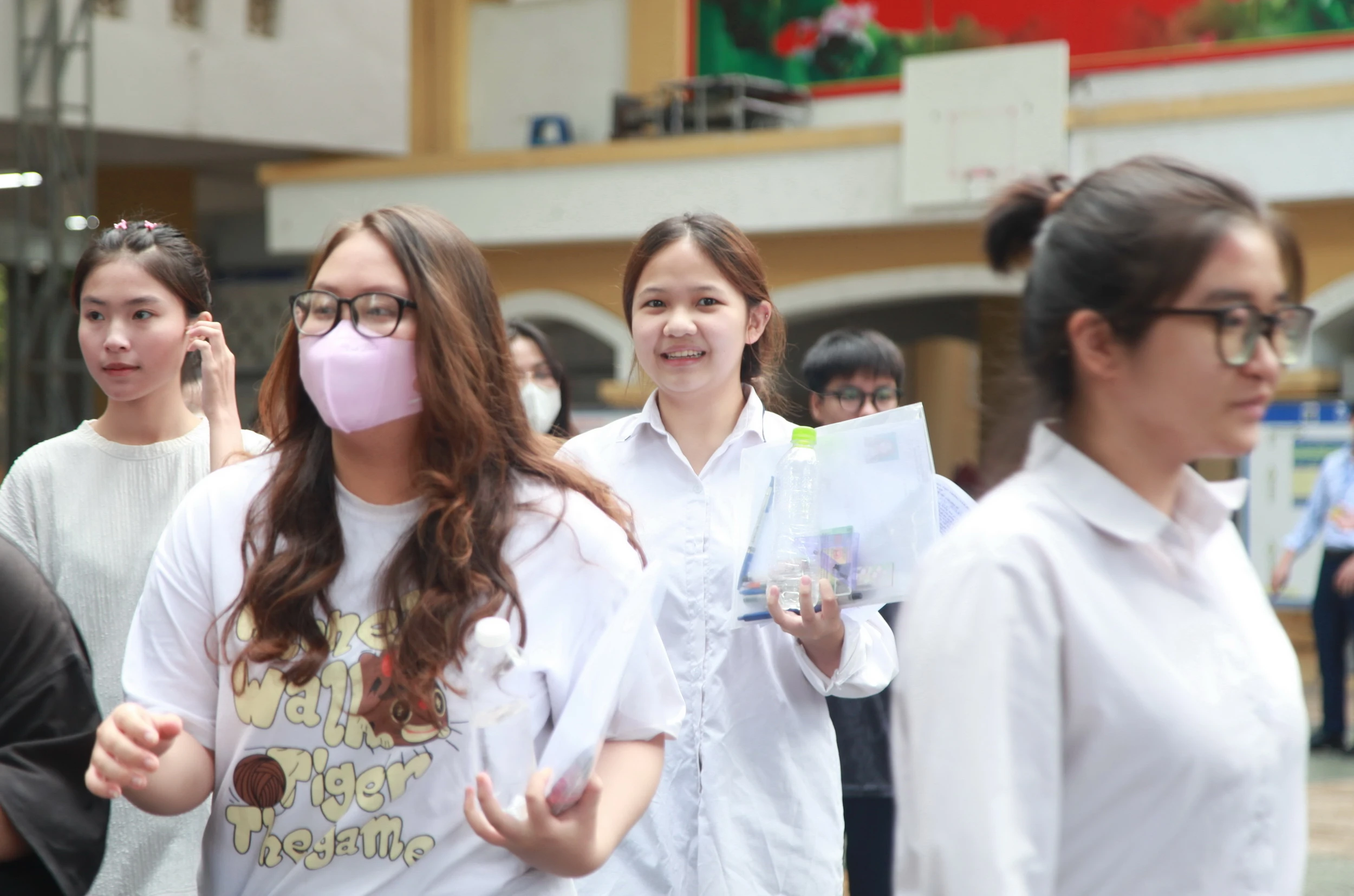 Đề văn đúng cấu trúc định dạng, tương đối mới mẻ nhưng bảo đảm vừa sức với Đăng nhập vào MM886 Việt Nam là nhận xét chung được đưa ra.