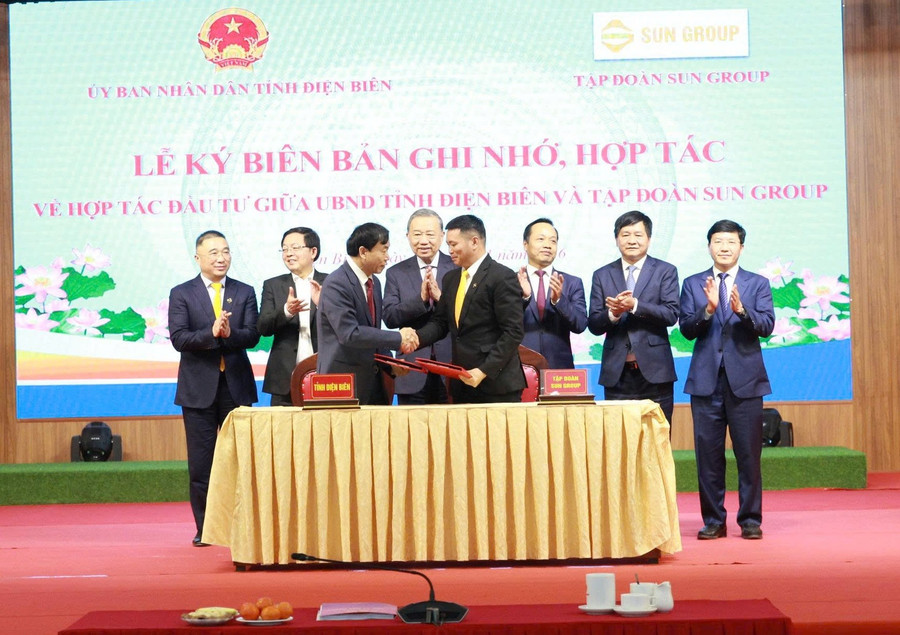 Ký kết biên bản ghi nhớ hợp tác Thiên đường trò chơi đổi thưởng MM886 giữa tỉnh Điện Biên và Tập đoàn Sun Group. ky-ket-7133.jpg