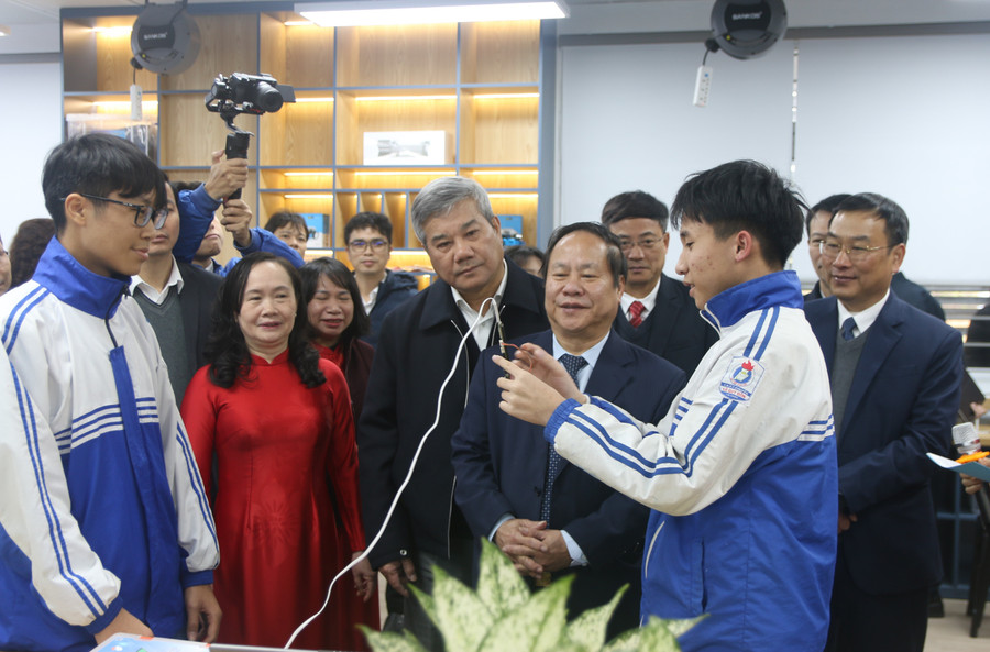 Trải nghiệm ứng dụng tại phòng học STEM. lai-chau-3.jpg