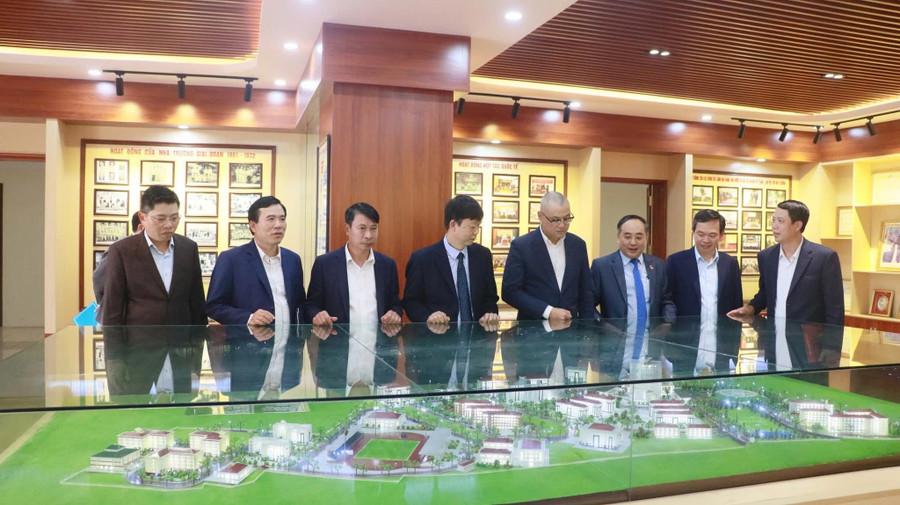 Lãnh đạo tỉnh Phú Thọ tham quan mô hình MM88b nhà cái. fb-img-1772019976074.jpg