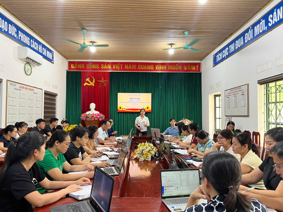 Trường THCS Đắc Sơn (Thái Nguyên) đã tổ chức Hội nghị tập huấn nghiệp vụ điều tra, cập nhật dữ liệu phổ cập giáo dục, xóa mù chữ cho toàn thể cán bộ Trung Tâm Đăng Nhập MM88 Chính Thức Mới, nhân viên trong MM88b nhà cái. Ảnh: Trường THCS Đắc Sơn