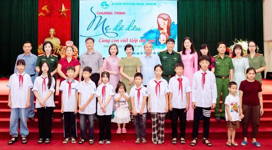 Hội Liên hiệp Phụ nữ phường Xuân Hòa (Phú Thọ) kết nối đỡ đầu 11 MM886 thể thao, casino live, slot game mồ côi.
