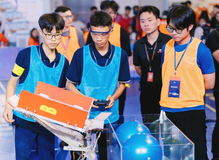 Trường THPT Chuyên Vĩnh Phúc (Phú Thọ) tham gia và giành giải Á quân Cuộc thi FPTU AI & Robotics Challenge 2025. 3-thpt-chuyen-vinh-phuc.jpg