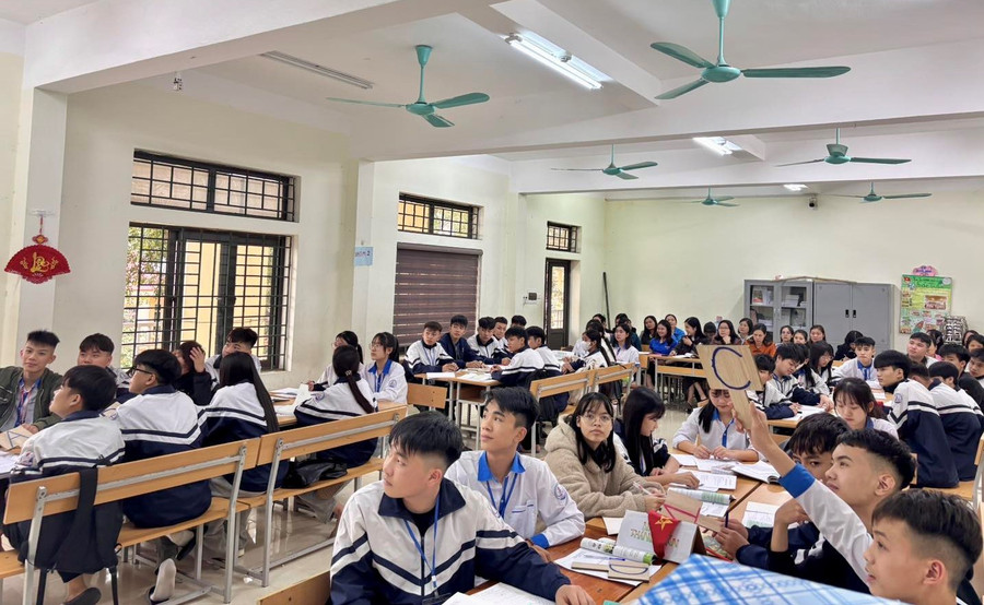 Không khí lớp học diễn ra sôi nổi. yl0.jpg