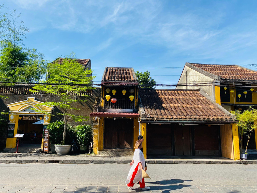 Những ngôi nhà cổ đặc trưng. can canh con duong lot top the gioi dep nhat o hoi an (4).jpg