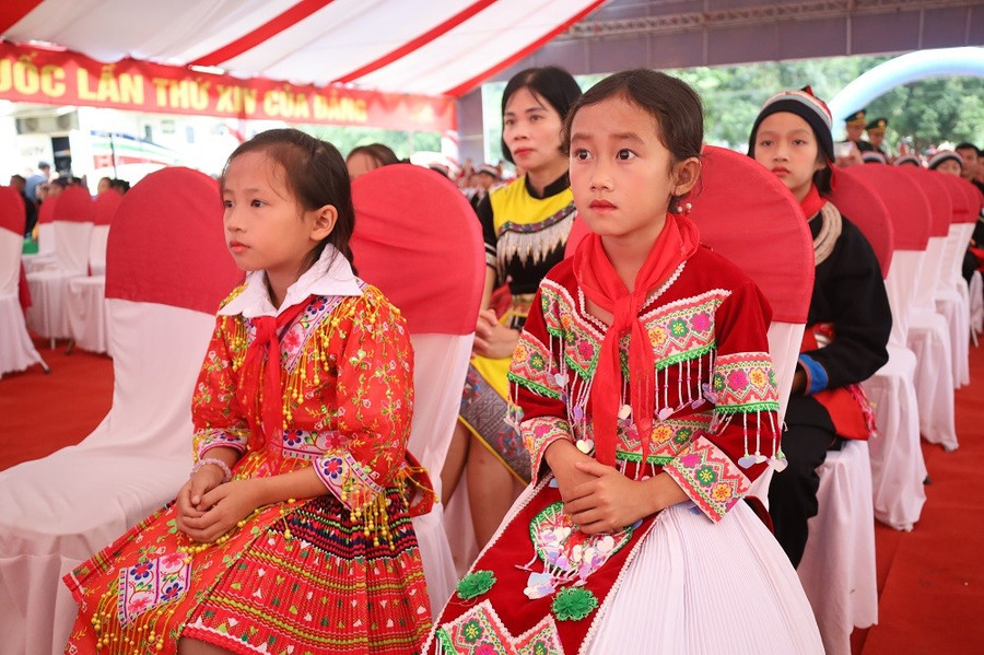 Thế hệ trẻ sẽ bước vào tương lai với 2tq.jpg