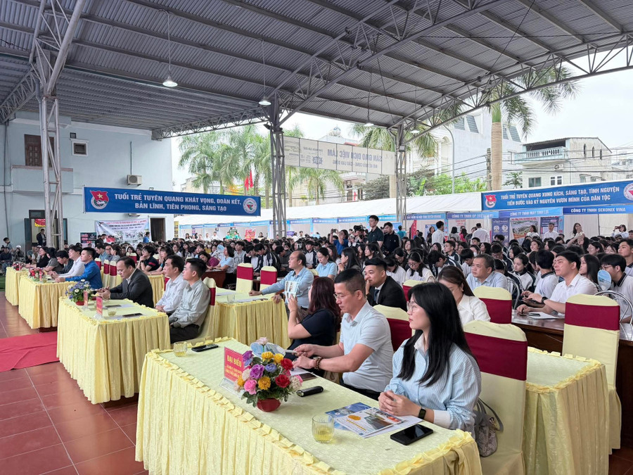 Hoạt động thu hút nhiều HS-SV và người lao động trên địa bàn tỉnh Tuyên Quang. 1000048969.jpg
