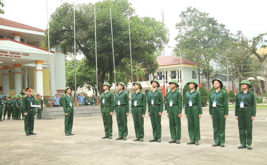 Phần thi đội ngũ tiểu đội tại hội thao. 1000049195.jpg