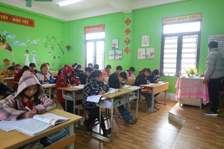 Lớp học tại xã Khâu Vai, Tuyên Quang. 1000046720.jpg