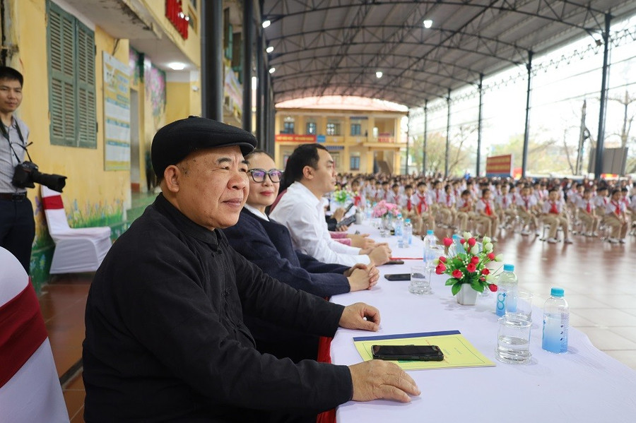 Nghệ nhân ưu tú Ma Văn Đức. img-0259.jpg