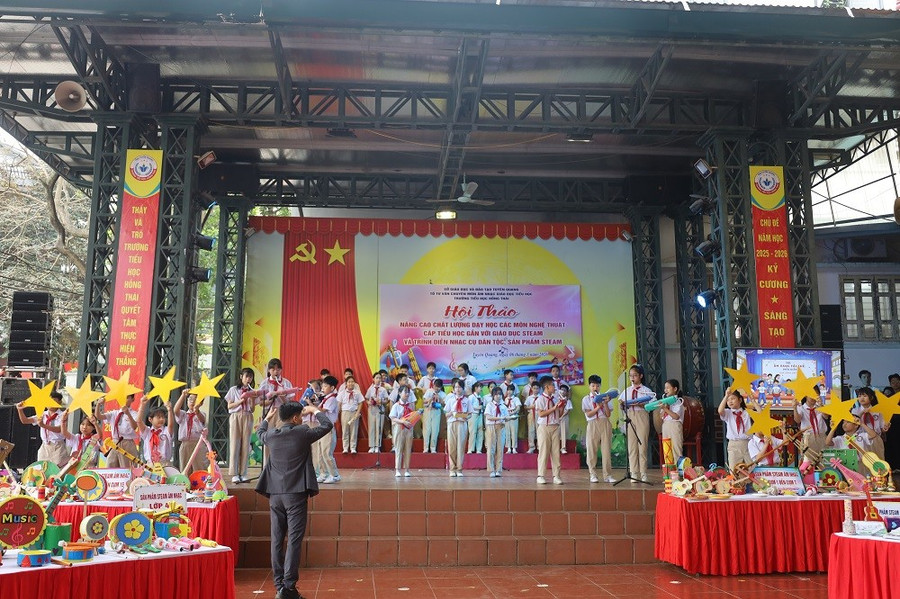 Dàn nhạc dao hưởng từ những nhạc cụ được tái chế. img-0353.jpg