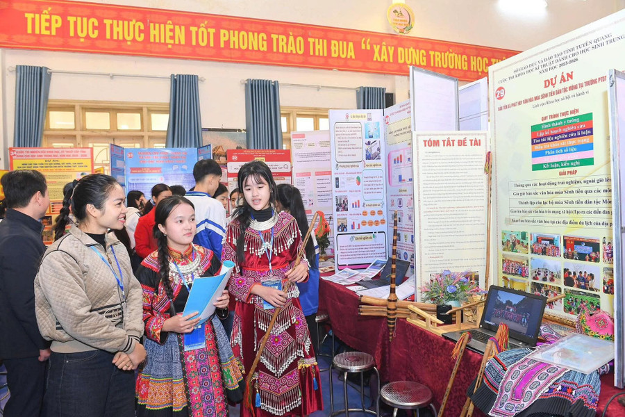 Phát triển nguồn nhân lực gắn với yêu cầu thực tiễn. 1000047790.jpg