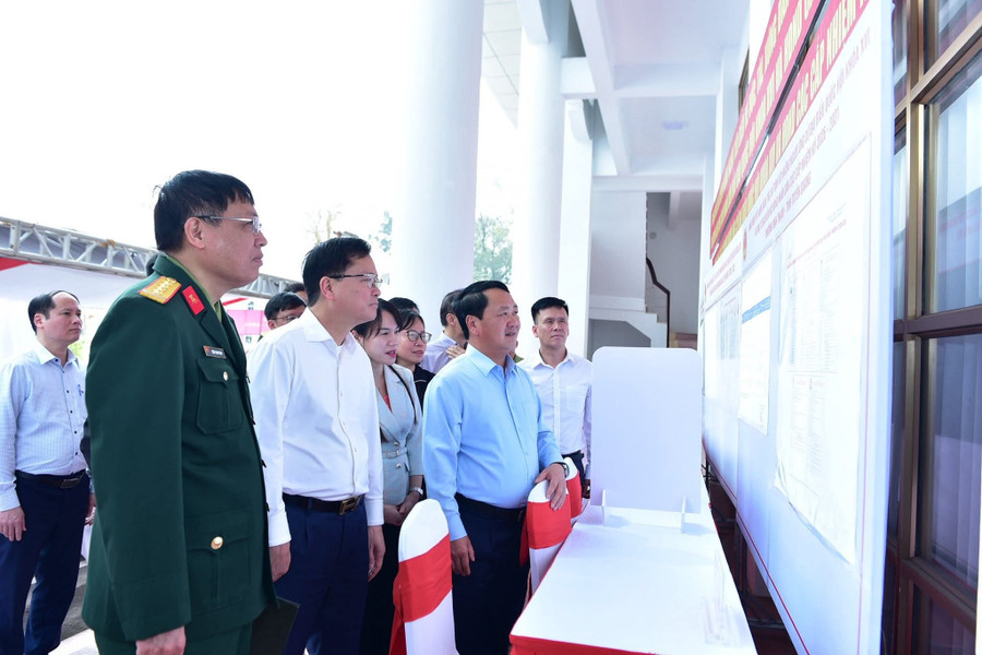 Ông Hầu A Lềnh, Bí thư tỉnh Tuyên Quang kiểm tra công tác chuẩn bị cho MM888 bảo mật an toàn.