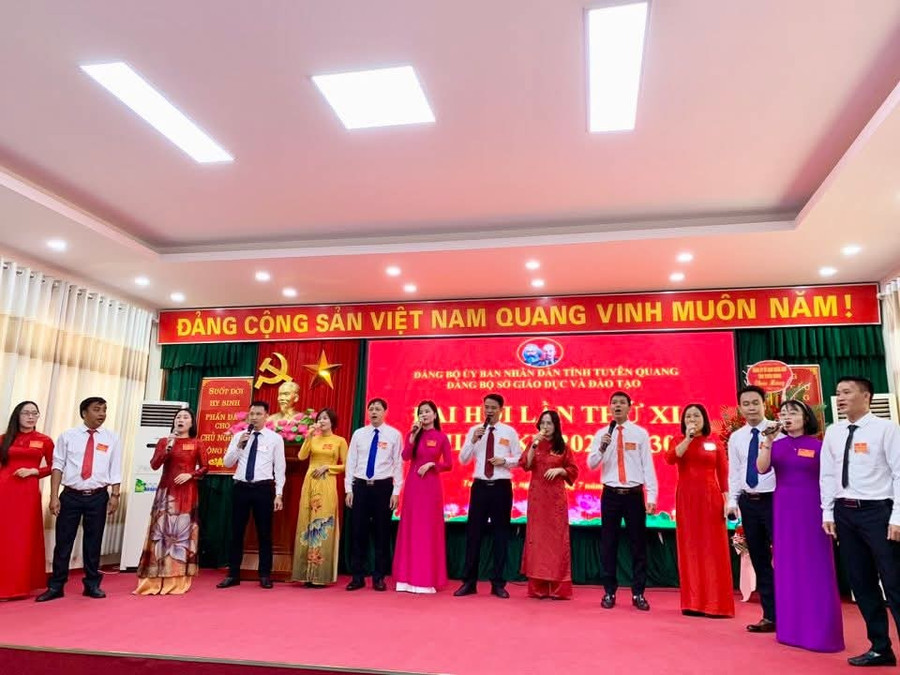 Chương trình văn nghệ tại 2MM88.com trò chơi casino và slot Đảng bộ Sở GD&ĐT Tuyên Quang. 1000039387.jpg